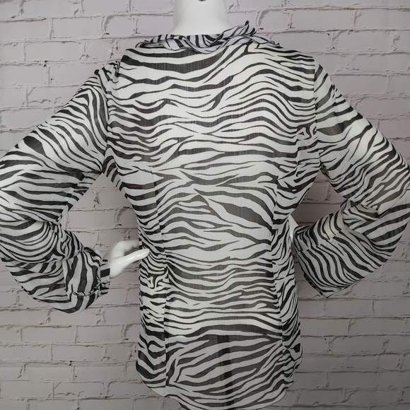 Tahari Zebra Print Long sleeves Blouse - Picture 3 of 11